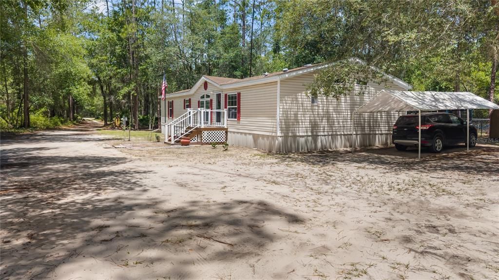 For Sale: $275,000 (3 beds, 3 baths, 1620 Square Feet)