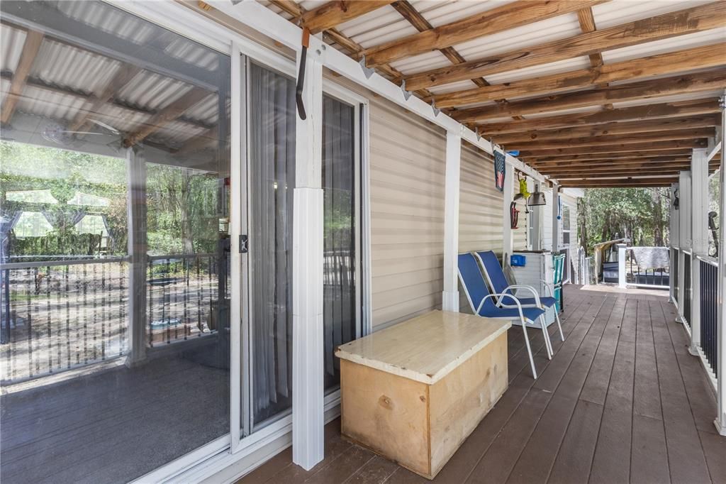 For Sale: $275,000 (3 beds, 3 baths, 1620 Square Feet)