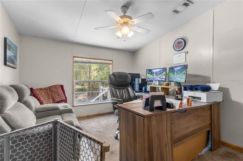 For Sale: $275,000 (3 beds, 3 baths, 1620 Square Feet)
