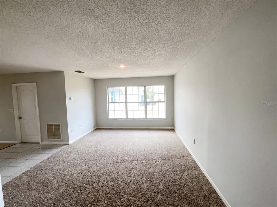 For Sale: $278,000 (3 beds, 2 baths, 1758 Square Feet)