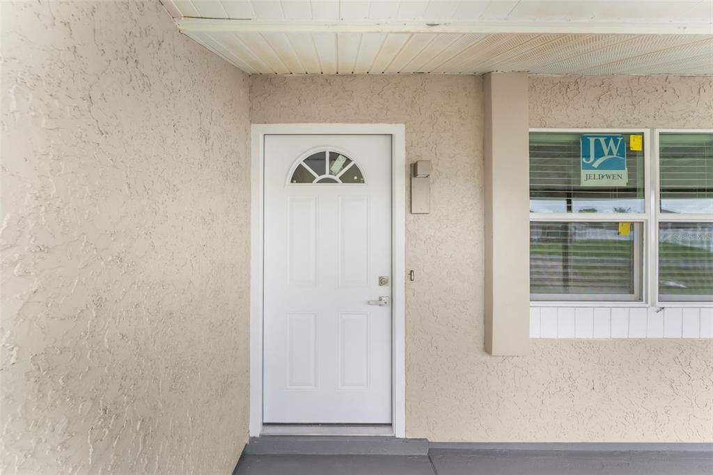 For Sale: $200,000 (2 beds, 1 baths, 964 Square Feet)