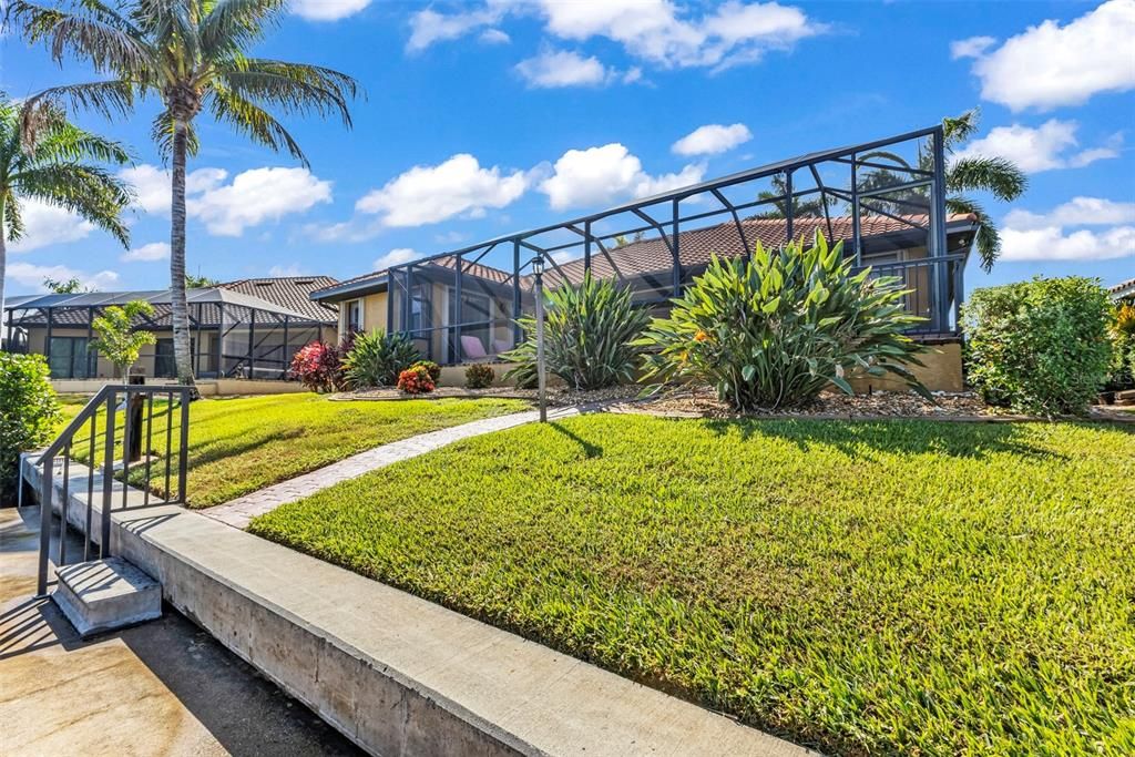For Sale: $885,000 (3 beds, 3 baths, 2200 Square Feet)