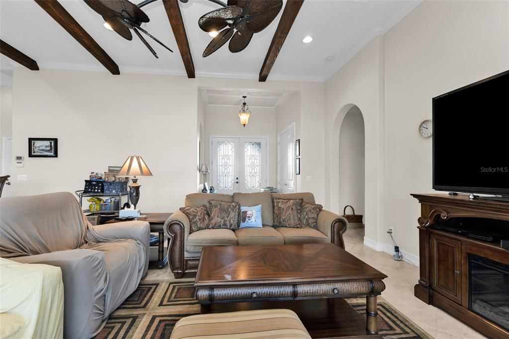 For Sale: $885,000 (3 beds, 3 baths, 2200 Square Feet)