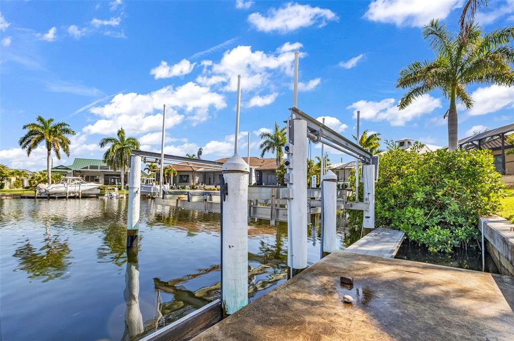 For Sale: $885,000 (3 beds, 3 baths, 2200 Square Feet)