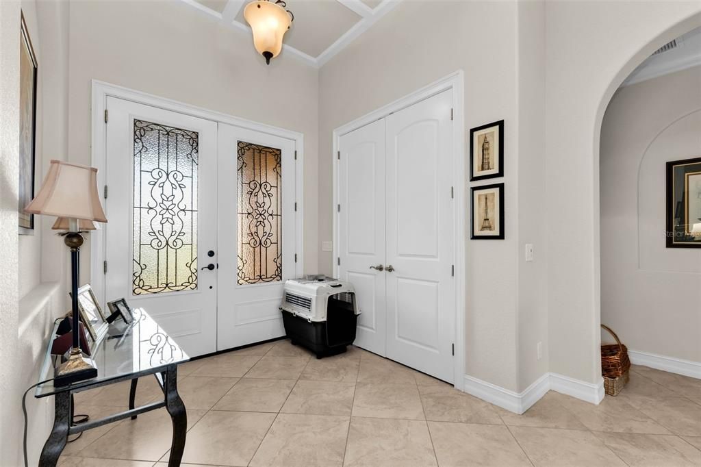 For Sale: $885,000 (3 beds, 3 baths, 2200 Square Feet)