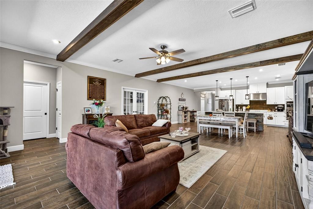 For Sale: $750,000 (4 beds, 4 baths, 2920 Square Feet)