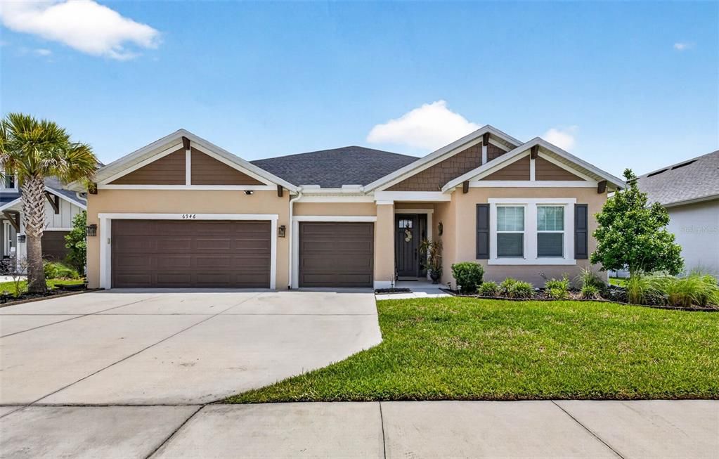 For Sale: $750,000 (4 beds, 4 baths, 2920 Square Feet)