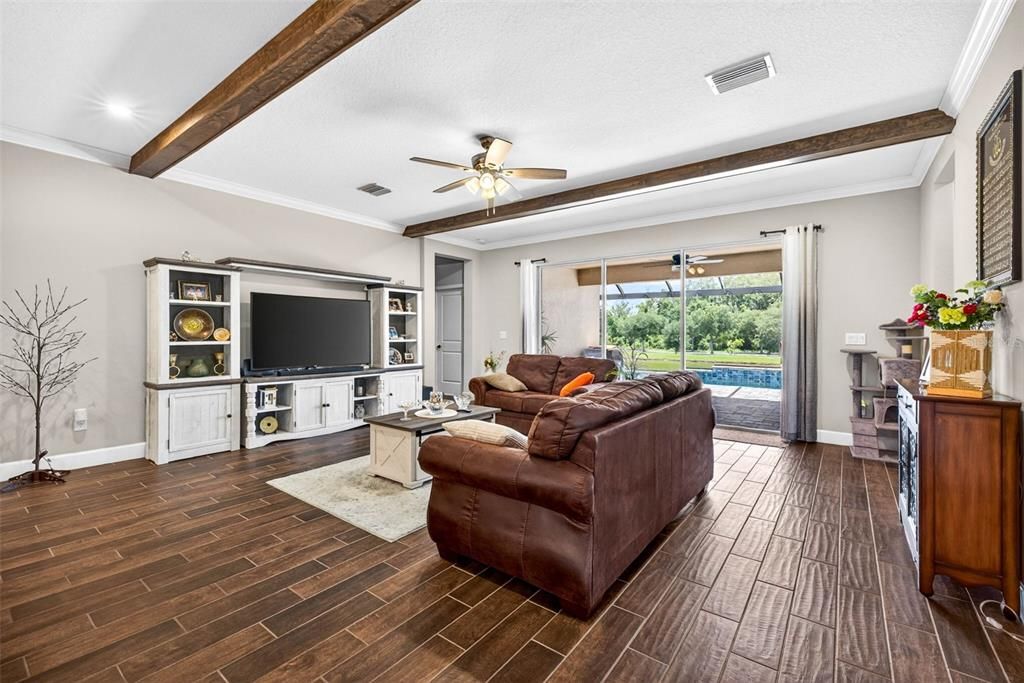 For Sale: $750,000 (4 beds, 4 baths, 2920 Square Feet)