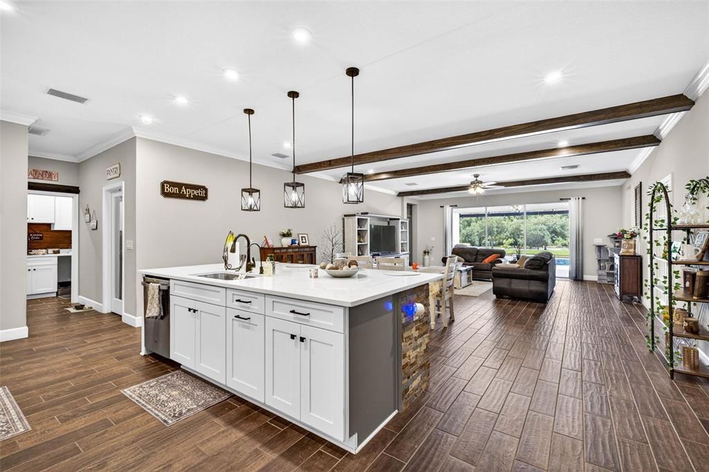 For Sale: $750,000 (4 beds, 4 baths, 2920 Square Feet)