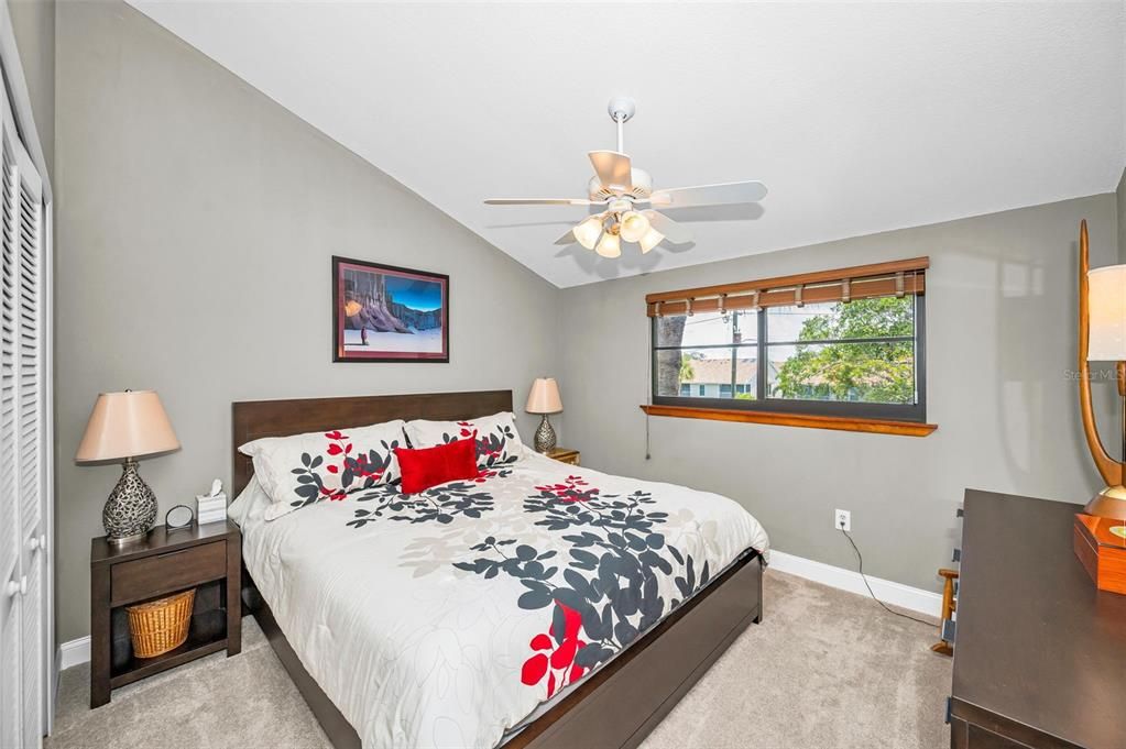 En Venta: $699,900 (3 camas, 2 baños, 1885 Pies cuadrados)