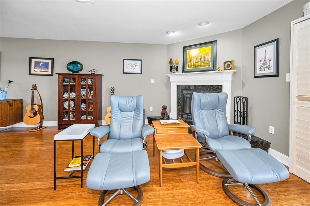 En Venta: $699,900 (3 camas, 2 baños, 1885 Pies cuadrados)