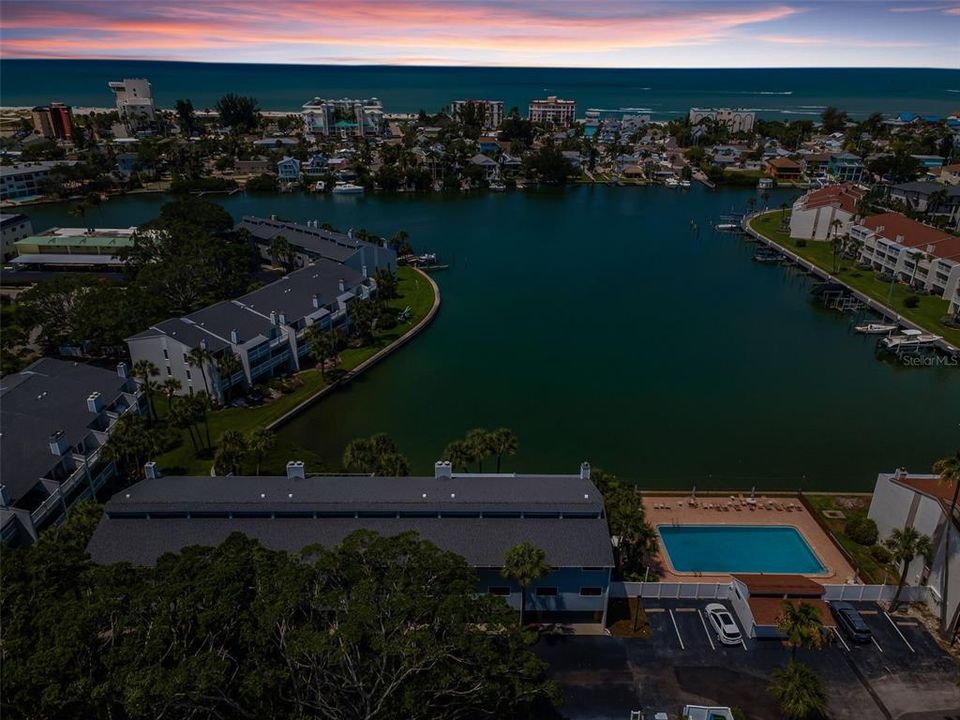 En Venta: $699,900 (3 camas, 2 baños, 1885 Pies cuadrados)