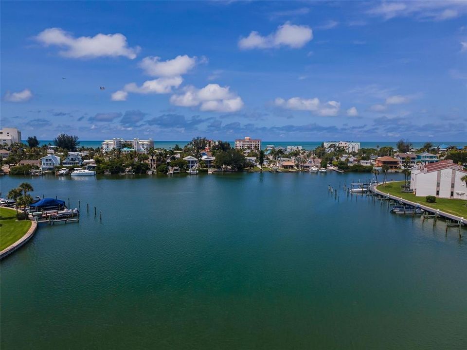 En Venta: $699,900 (3 camas, 2 baños, 1885 Pies cuadrados)