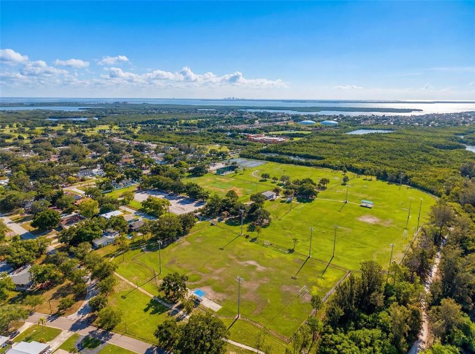 На продажу: $299,000 (2 спален, 1 ванн, 692 Квадратных фут)