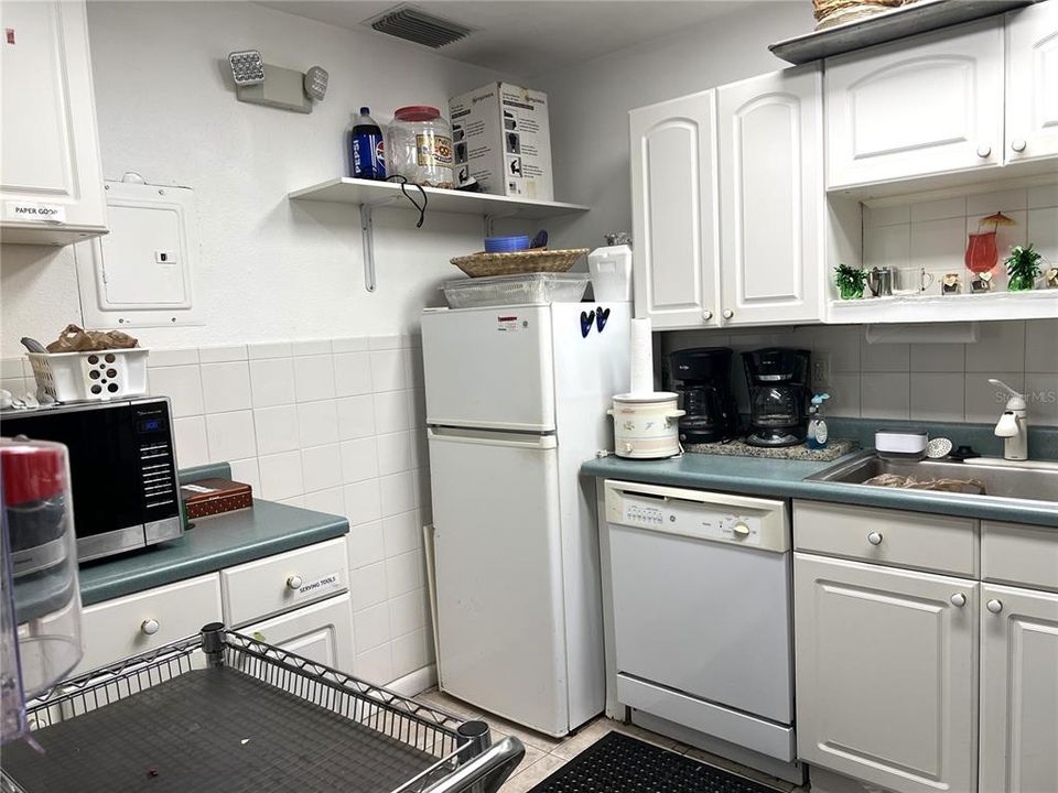 For Sale: $244,000 (3 beds, 2 baths, 1396 Square Feet)