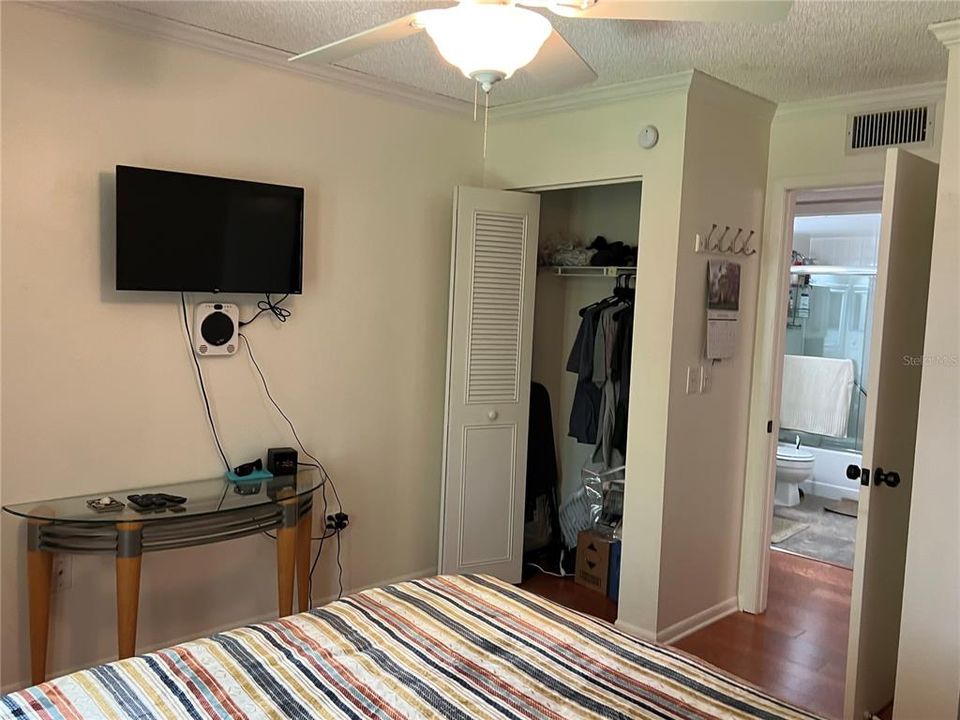 For Sale: $244,000 (3 beds, 2 baths, 1396 Square Feet)