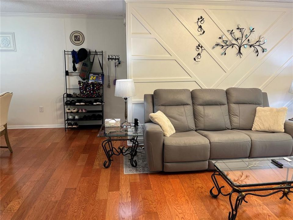 For Sale: $244,000 (3 beds, 2 baths, 1396 Square Feet)