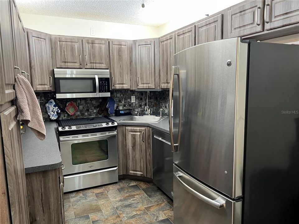 For Sale: $244,000 (3 beds, 2 baths, 1396 Square Feet)