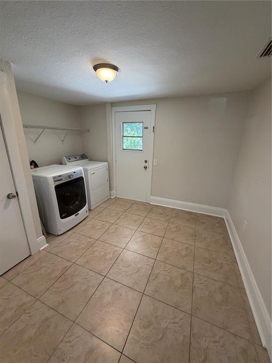 В аренду: $2,850 (3 спален, 2 ванн, 1176 Квадратных фут)