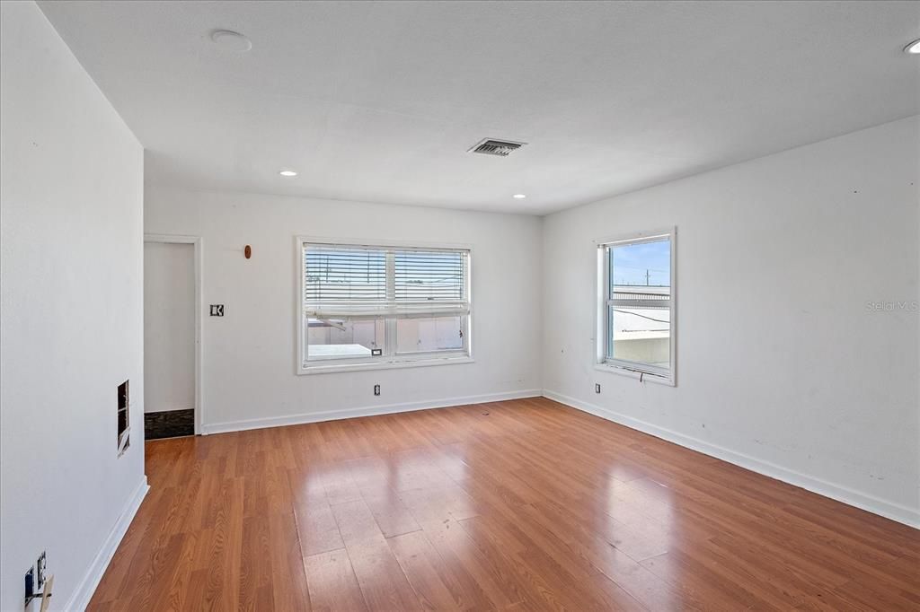 For Sale: $625,000 (0 beds, 0 baths, 5982 Square Feet)