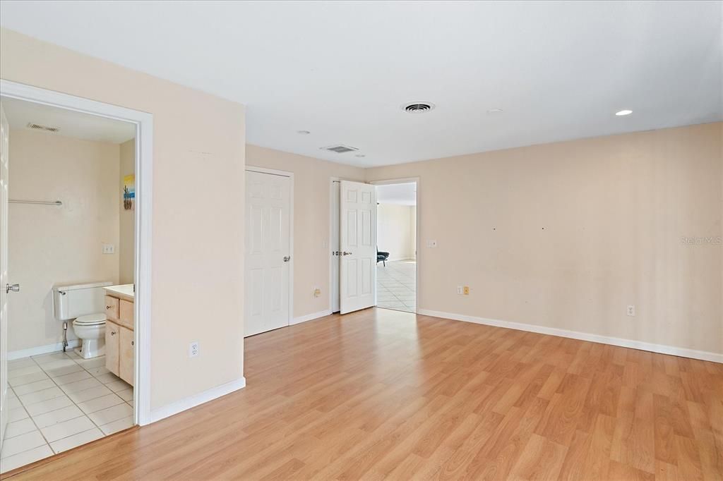 For Sale: $625,000 (0 beds, 0 baths, 5982 Square Feet)