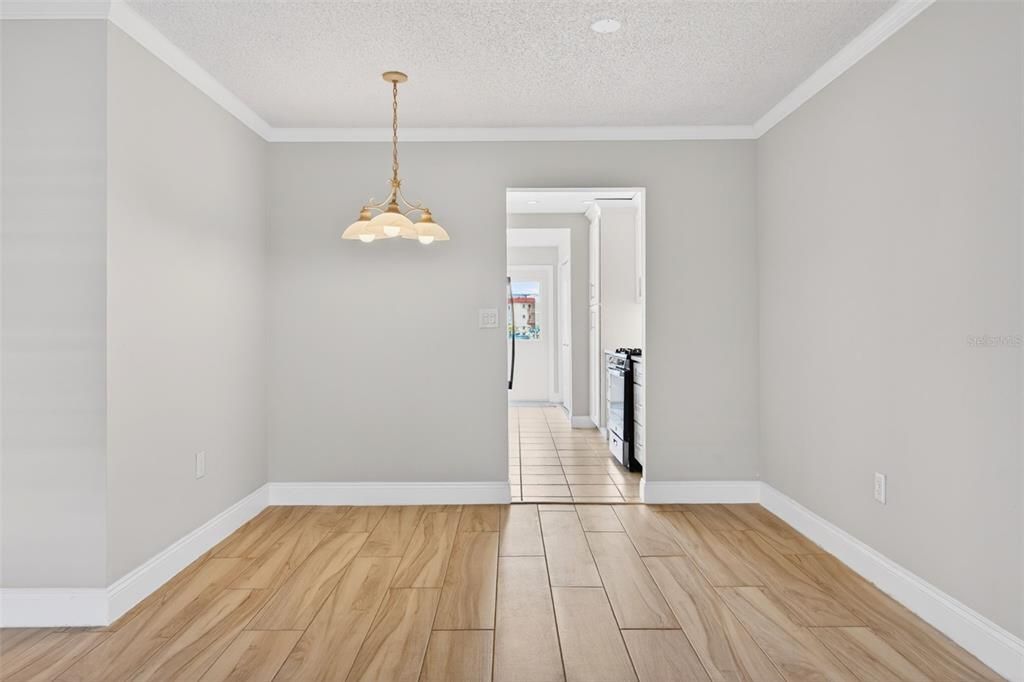 For Sale: $243,500 (2 beds, 2 baths, 1120 Square Feet)
