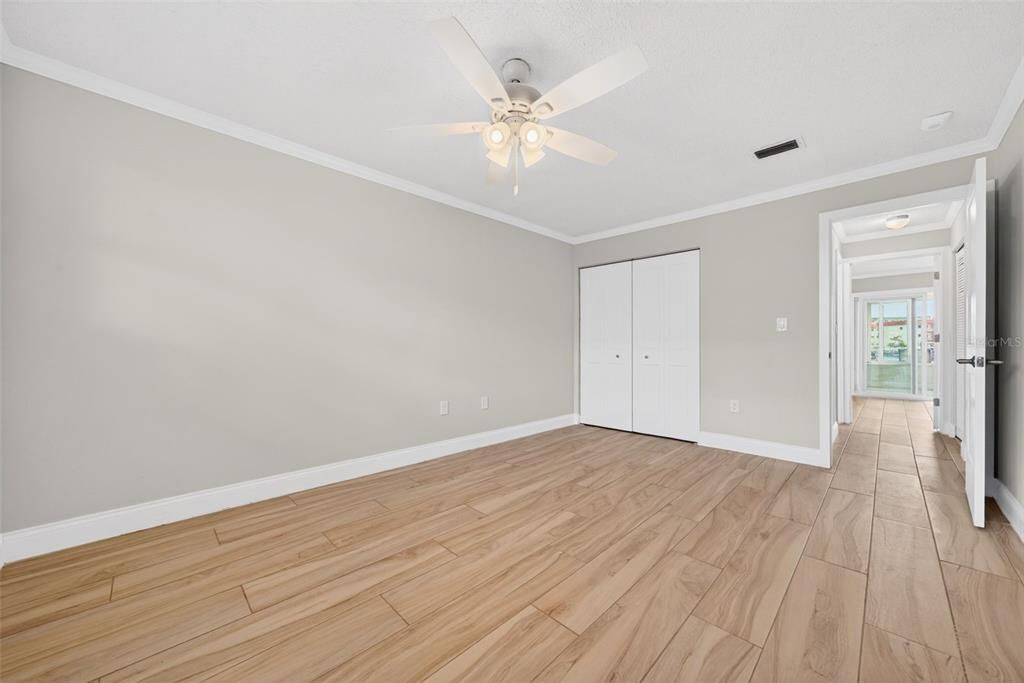 For Sale: $243,500 (2 beds, 2 baths, 1120 Square Feet)