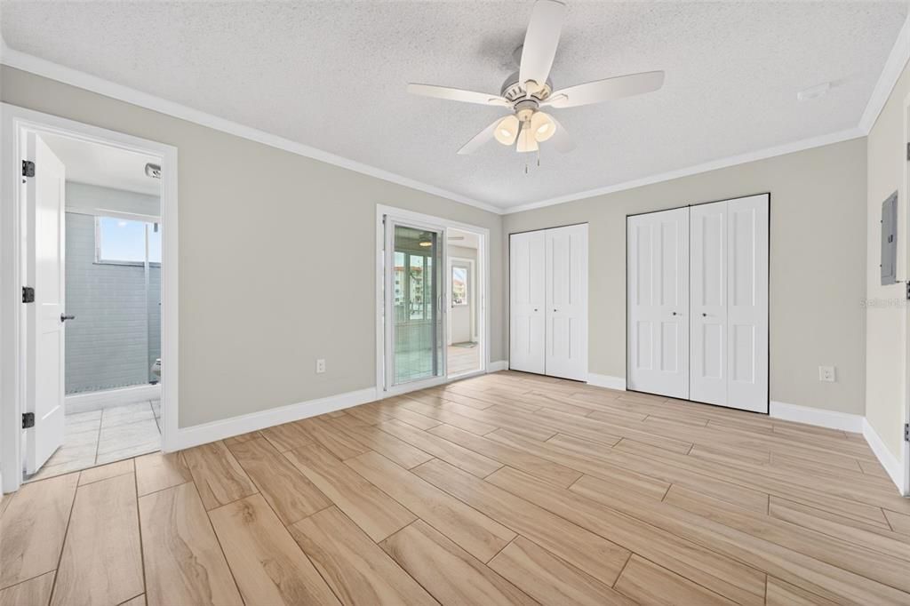 For Sale: $243,500 (2 beds, 2 baths, 1120 Square Feet)