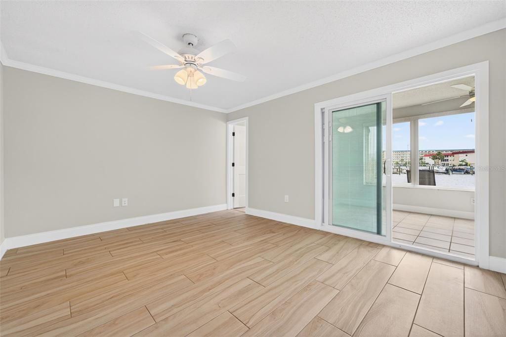 For Sale: $243,500 (2 beds, 2 baths, 1120 Square Feet)