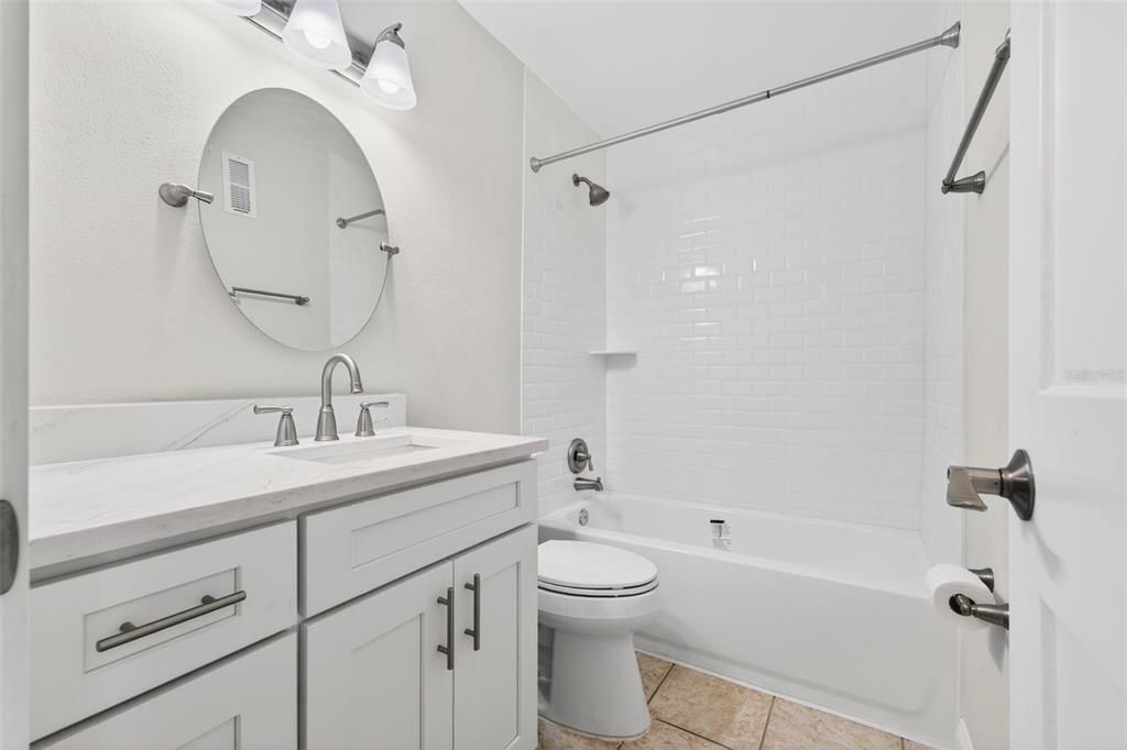 For Sale: $243,500 (2 beds, 2 baths, 1120 Square Feet)