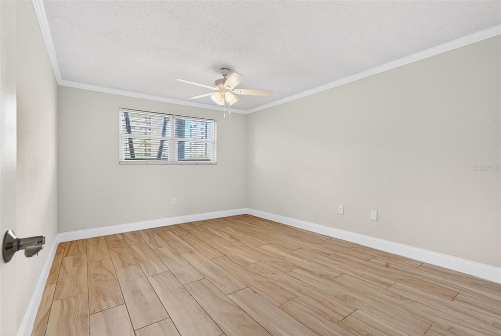 For Sale: $243,500 (2 beds, 2 baths, 1120 Square Feet)