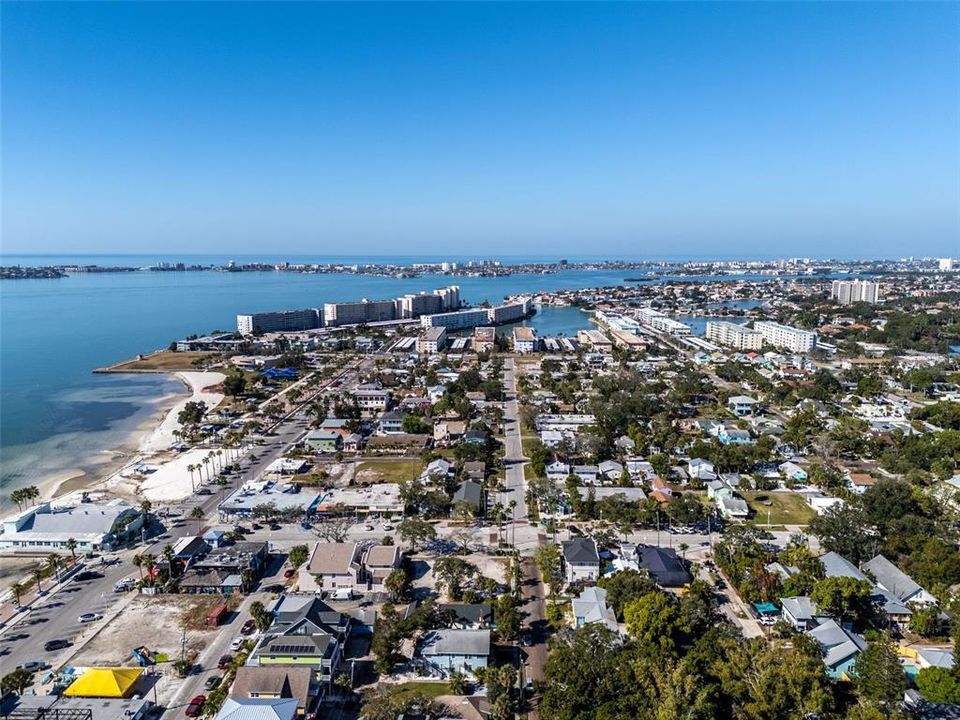 For Sale: $243,500 (2 beds, 2 baths, 1120 Square Feet)
