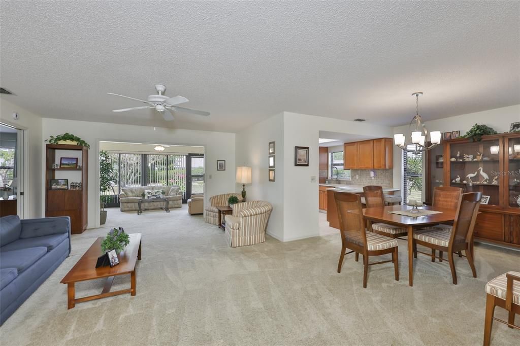 For Sale: $195,000 (2 beds, 2 baths, 1394 Square Feet)