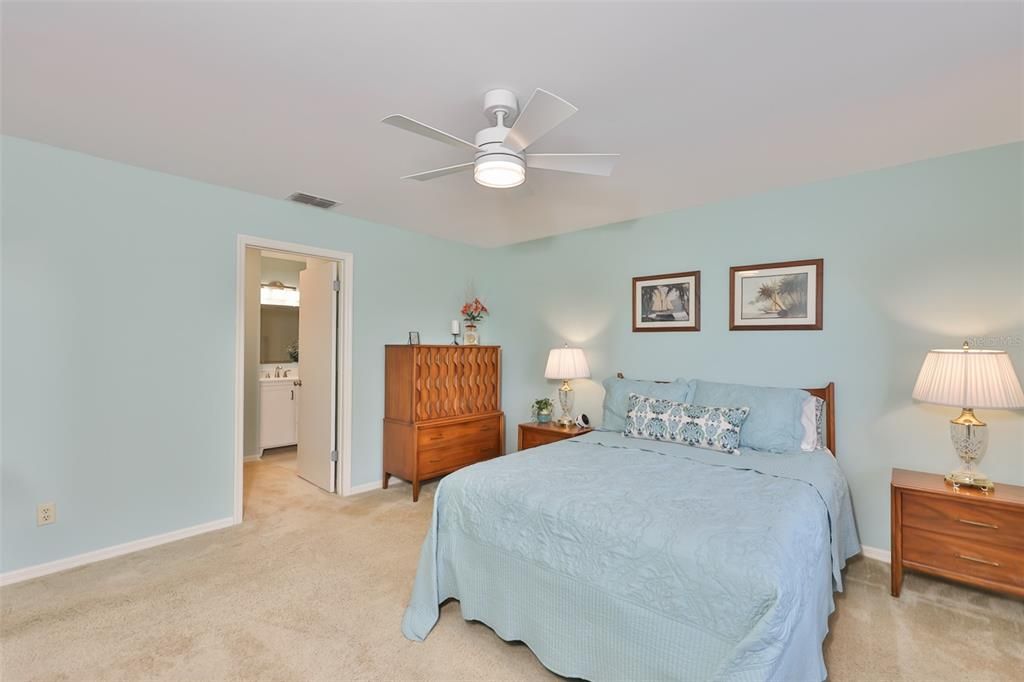 For Sale: $195,000 (2 beds, 2 baths, 1394 Square Feet)
