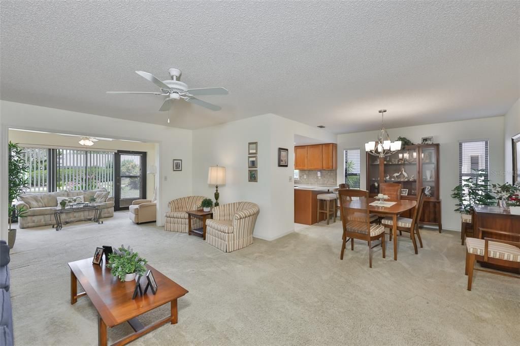 For Sale: $195,000 (2 beds, 2 baths, 1394 Square Feet)