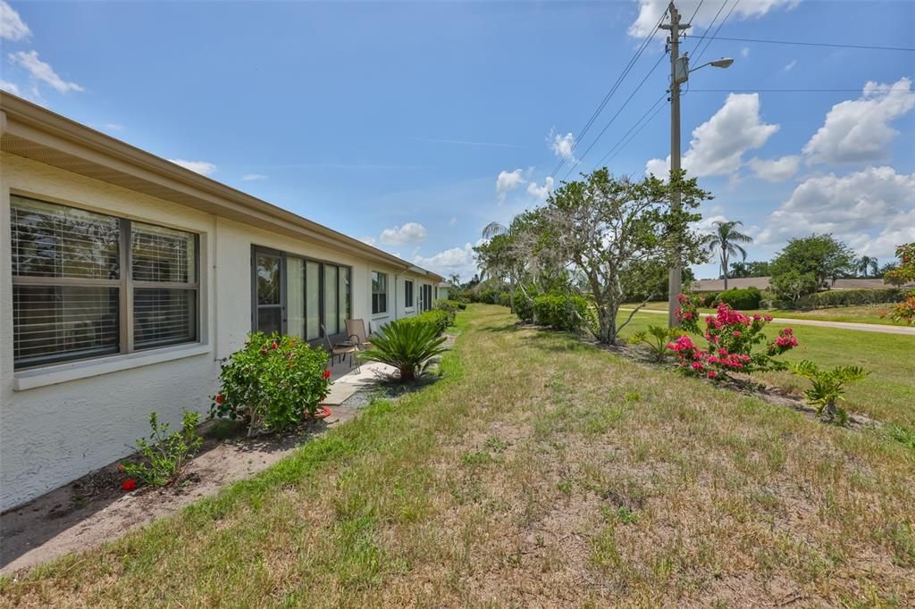 For Sale: $195,000 (2 beds, 2 baths, 1394 Square Feet)