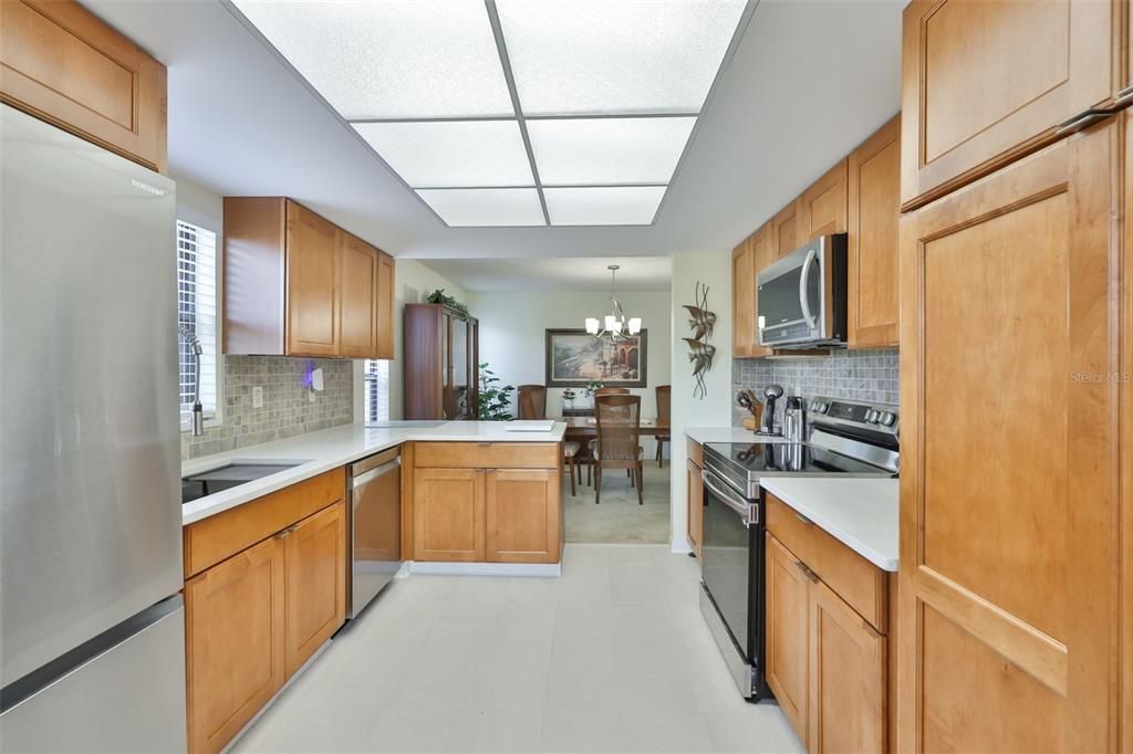 For Sale: $195,000 (2 beds, 2 baths, 1394 Square Feet)