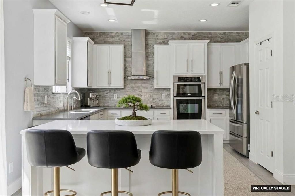 For Sale: $458,000 (3 beds, 2 baths, 2583 Square Feet)