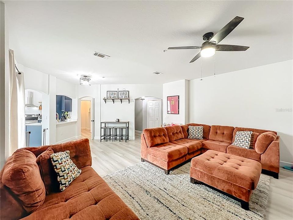En Venta: $299,000 (3 camas, 2 baños, 1575 Pies cuadrados)