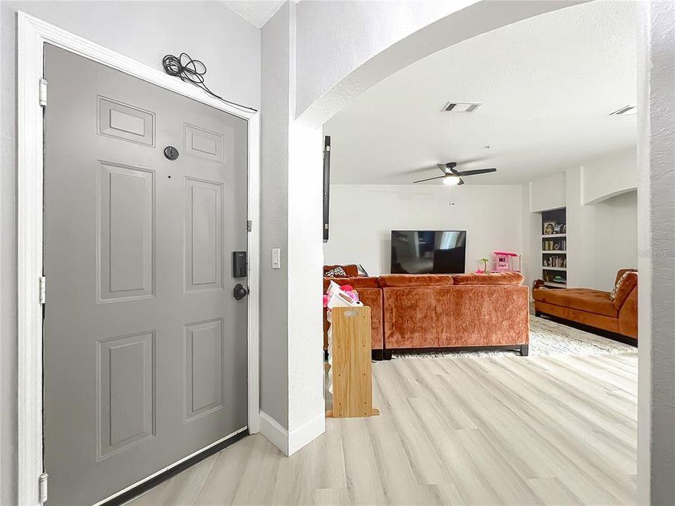 En Venta: $299,000 (3 camas, 2 baños, 1575 Pies cuadrados)