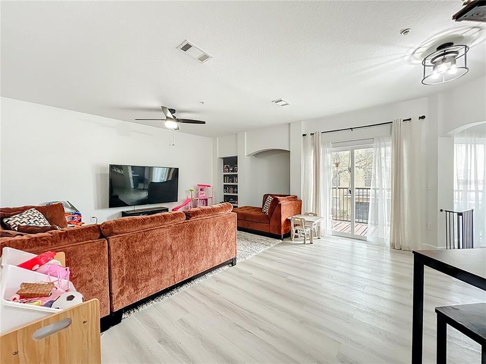 En Venta: $299,000 (3 camas, 2 baños, 1575 Pies cuadrados)
