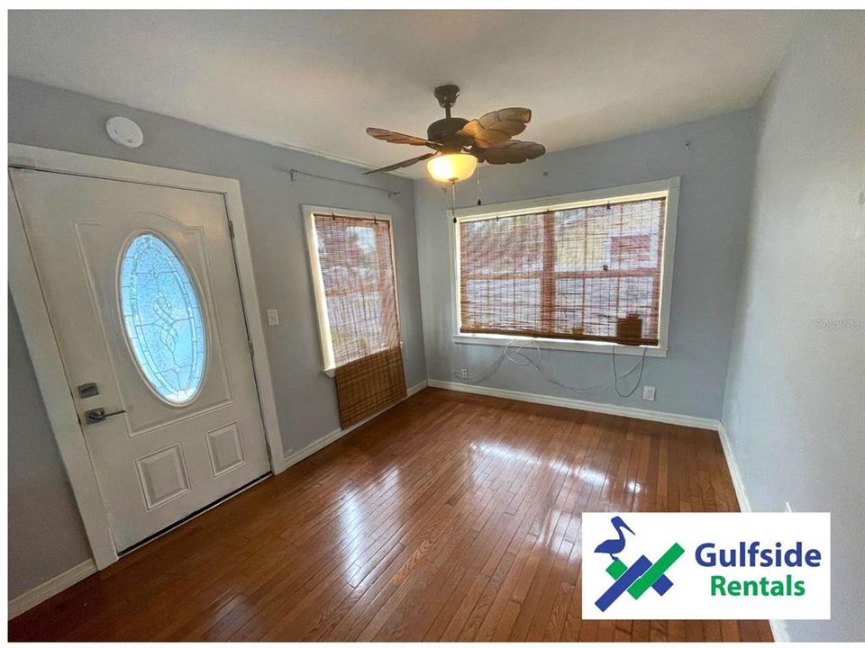 For Rent: $1,900 (2 beds, 1 baths, 726 Square Feet)