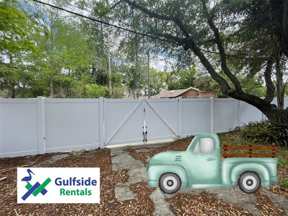 For Rent: $1,900 (2 beds, 1 baths, 726 Square Feet)