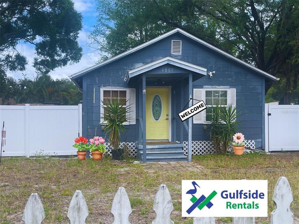 For Rent: $1,900 (2 beds, 1 baths, 726 Square Feet)