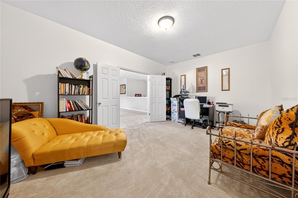 For Rent: $3,800 (6 beds, 4 baths, 4247 Square Feet)