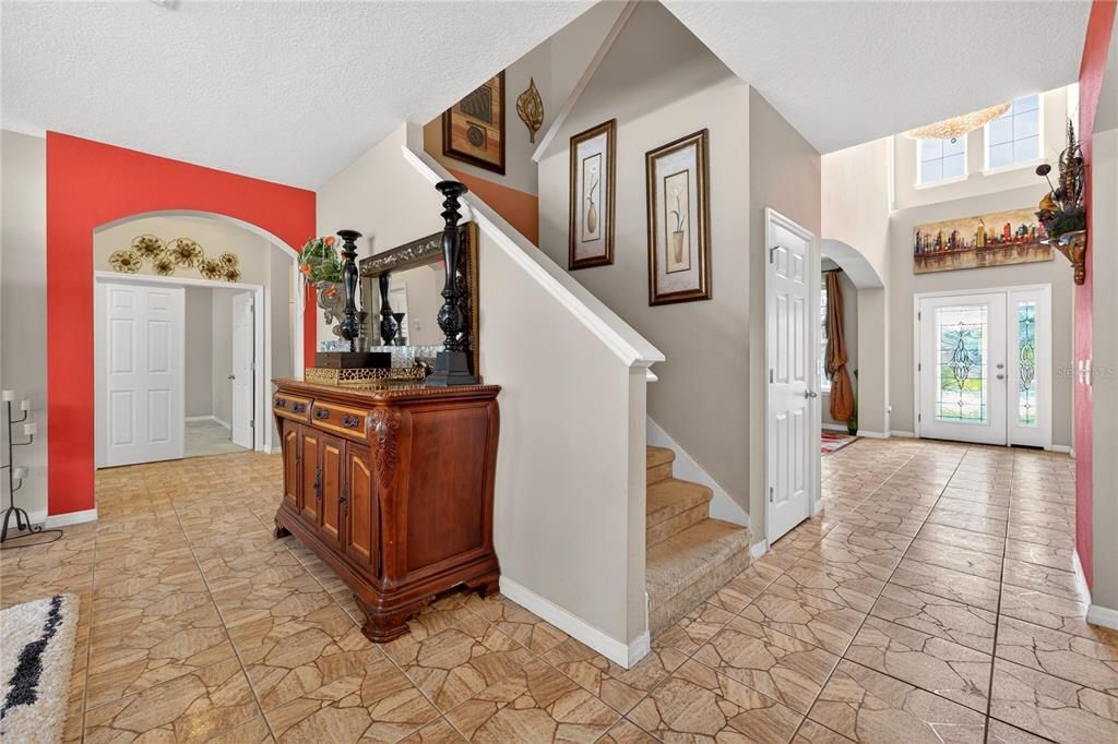For Rent: $3,800 (6 beds, 4 baths, 4247 Square Feet)