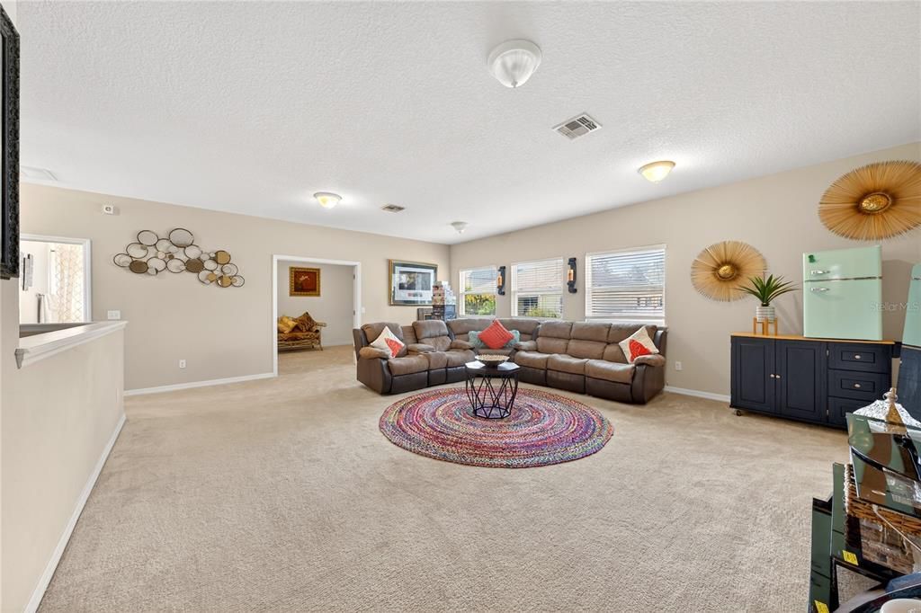 For Rent: $3,800 (6 beds, 4 baths, 4247 Square Feet)