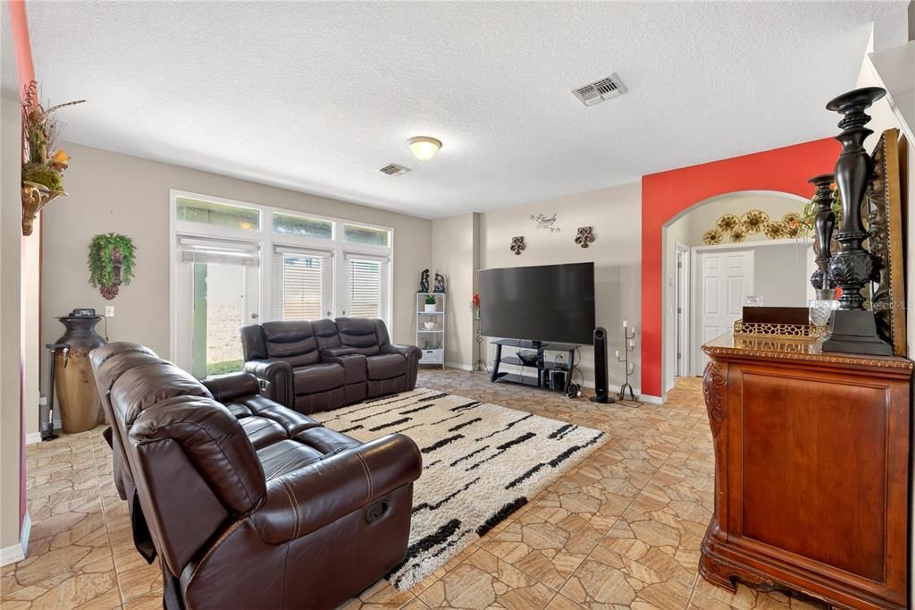 For Rent: $3,800 (6 beds, 4 baths, 4247 Square Feet)