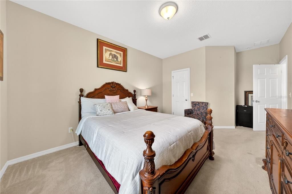 For Rent: $3,800 (6 beds, 4 baths, 4247 Square Feet)