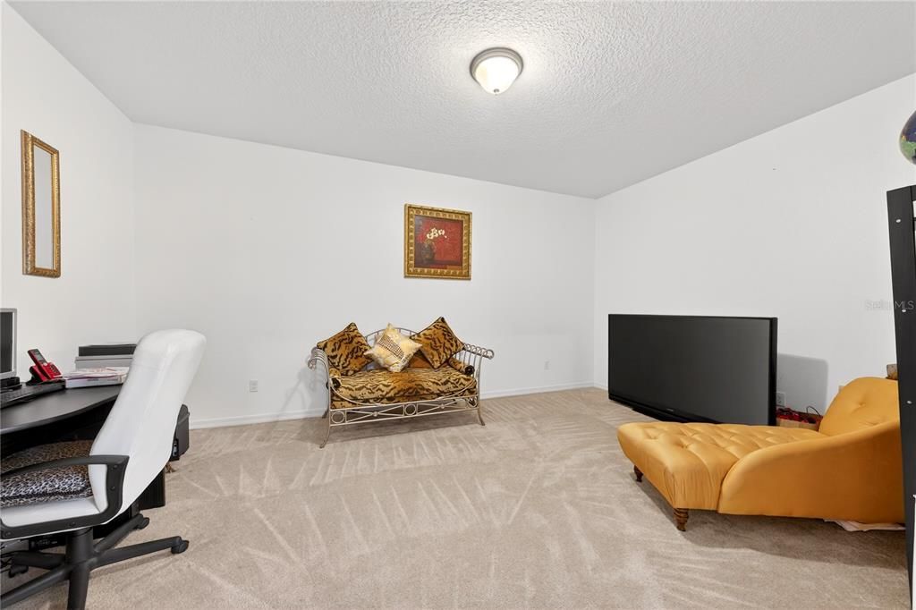 For Rent: $3,800 (6 beds, 4 baths, 4247 Square Feet)